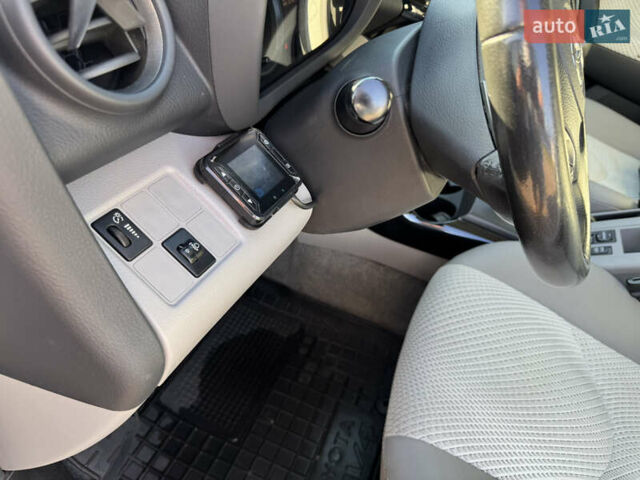 Белый Тойота RAV4 EV, объемом двигателя 0 л и пробегом 159 тыс. км за 10900 $, фото 24 на Automoto.ua