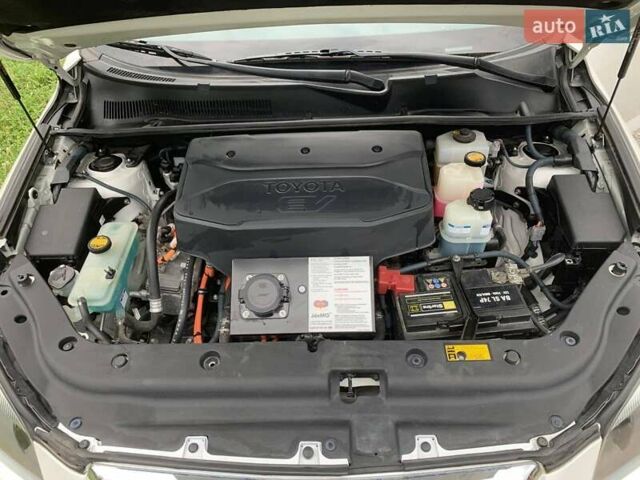 Білий Тойота RAV4 EV, об'ємом двигуна 0 л та пробігом 93 тис. км за 13700 $, фото 19 на Automoto.ua
