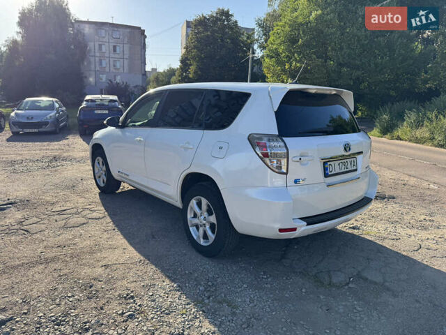 Белый Тойота RAV4 EV, объемом двигателя 0 л и пробегом 159 тыс. км за 10900 $, фото 3 на Automoto.ua