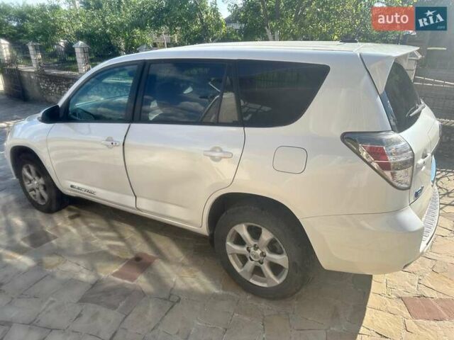 Белый Тойота RAV4 EV, объемом двигателя 0 л и пробегом 208 тыс. км за 9500 $, фото 2 на Automoto.ua