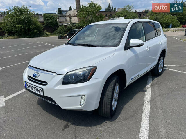 Белый Тойота RAV4 EV, объемом двигателя 0 л и пробегом 226 тыс. км за 8500 $, фото 1 на Automoto.ua