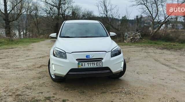 Білий Тойота RAV4 EV, об'ємом двигуна 0 л та пробігом 117 тис. км за 9300 $, фото 16 на Automoto.ua