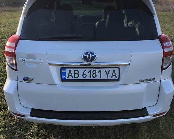 Білий Тойота RAV4 EV, об'ємом двигуна 0 л та пробігом 152 тис. км за 11400 $, фото 14 на Automoto.ua