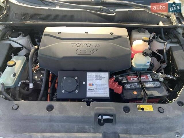 Білий Тойота RAV4 EV, об'ємом двигуна 0 л та пробігом 196 тис. км за 9950 $, фото 16 на Automoto.ua