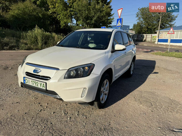 Белый Тойота RAV4 EV, объемом двигателя 0 л и пробегом 159 тыс. км за 10900 $, фото 7 на Automoto.ua