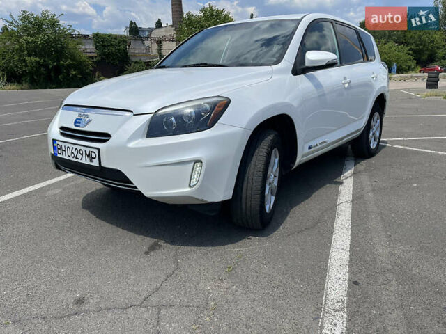 Белый Тойота RAV4 EV, объемом двигателя 0 л и пробегом 226 тыс. км за 8500 $, фото 2 на Automoto.ua