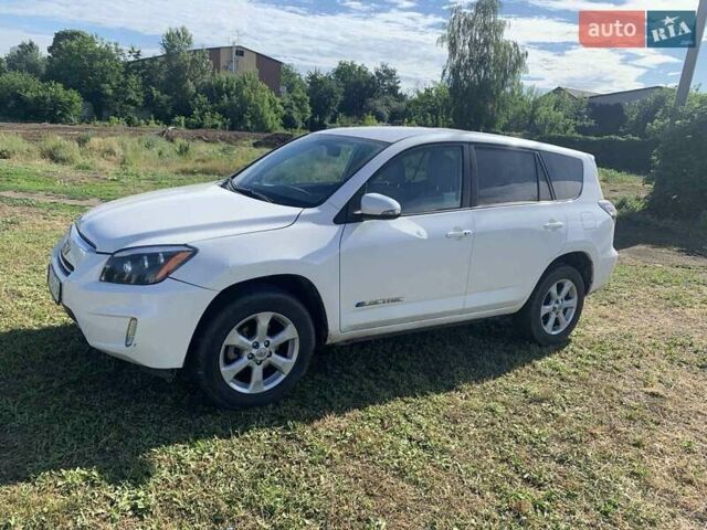 Білий Тойота RAV4 EV, об'ємом двигуна 0 л та пробігом 196 тис. км за 9950 $, фото 24 на Automoto.ua