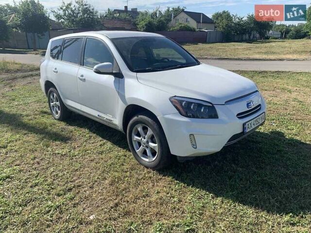 Білий Тойота RAV4 EV, об'ємом двигуна 0 л та пробігом 196 тис. км за 9950 $, фото 5 на Automoto.ua