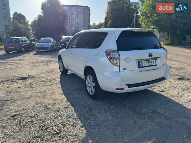 Белый Тойота RAV4 EV, объемом двигателя 0 л и пробегом 159 тыс. км за 10900 $, фото 10 на Automoto.ua