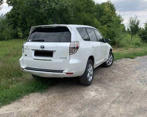 Білий Тойота RAV4 EV, об'ємом двигуна 0 л та пробігом 93 тис. км за 13700 $, фото 2 на Automoto.ua