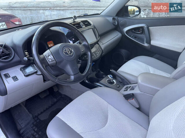 Тойота RAV4 EV 2013 в Житомире на Automoto.ua Белый Тойота RAV4 EV, объемом двигателя 0 л и пробегом 158 тыс. км за 10400 $, фото 9 на Automoto.ua