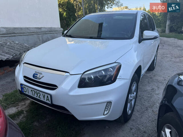 Тойота RAV4 EV 2013 в Житомире на Automoto.ua Белый Тойота RAV4 EV, объемом двигателя 0 л и пробегом 158 тыс. км за 10400 $, фото 1 на Automoto.ua