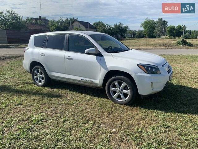 Білий Тойота RAV4 EV, об'ємом двигуна 0 л та пробігом 196 тис. км за 9950 $, фото 6 на Automoto.ua