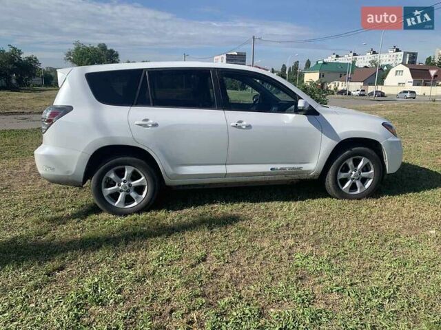 Білий Тойота RAV4 EV, об'ємом двигуна 0 л та пробігом 196 тис. км за 9950 $, фото 7 на Automoto.ua