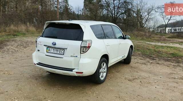 Білий Тойота RAV4 EV, об'ємом двигуна 0 л та пробігом 117 тис. км за 9300 $, фото 15 на Automoto.ua