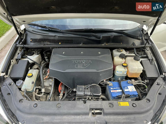 Білий Тойота RAV4 EV, об'ємом двигуна 0 л та пробігом 165 тис. км за 9200 $, фото 27 на Automoto.ua