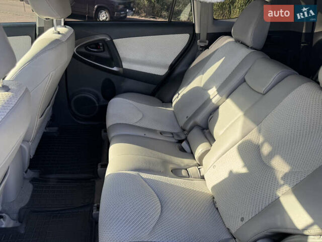 Белый Тойота RAV4 EV, объемом двигателя 0 л и пробегом 159 тыс. км за 10900 $, фото 18 на Automoto.ua
