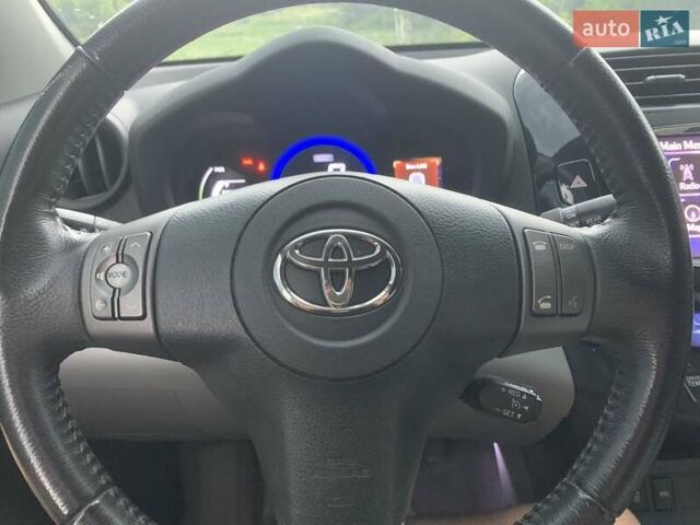 Білий Тойота RAV4 EV, об'ємом двигуна 0 л та пробігом 93 тис. км за 13700 $, фото 12 на Automoto.ua