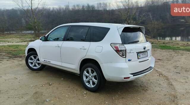 Білий Тойота RAV4 EV, об'ємом двигуна 0 л та пробігом 117 тис. км за 9300 $, фото 20 на Automoto.ua