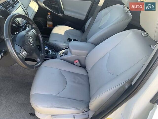 Білий Тойота RAV4 EV, об'ємом двигуна 0 л та пробігом 196 тис. км за 9950 $, фото 14 на Automoto.ua
