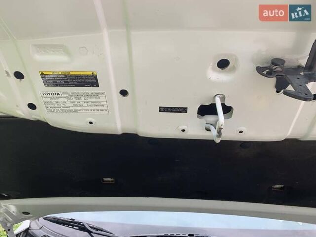 Білий Тойота RAV4 EV, об'ємом двигуна 0 л та пробігом 93 тис. км за 13700 $, фото 17 на Automoto.ua
