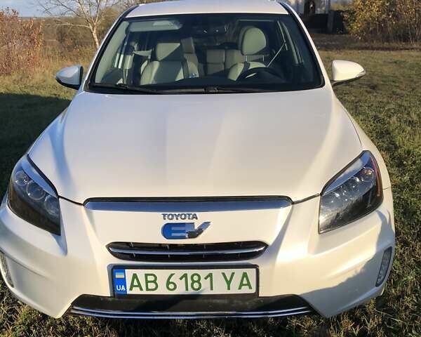 Білий Тойота RAV4 EV, об'ємом двигуна 0 л та пробігом 152 тис. км за 11400 $, фото 9 на Automoto.ua