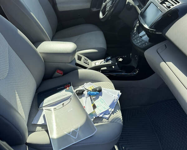 Білий Тойота RAV4 EV, об'ємом двигуна 0 л та пробігом 102 тис. км за 10200 $, фото 23 на Automoto.ua