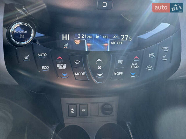 Білий Тойота RAV4 EV, об'ємом двигуна 0 л та пробігом 183 тис. км за 12000 $, фото 18 на Automoto.ua