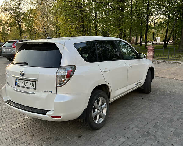 Тойота RAV4 EV 2014 в Владимирце на Automoto.ua Белый Тойота RAV4 EV, объемом двигателя 0 л и пробегом 180 тыс. км за 10000 $, фото 1 на Automoto.ua