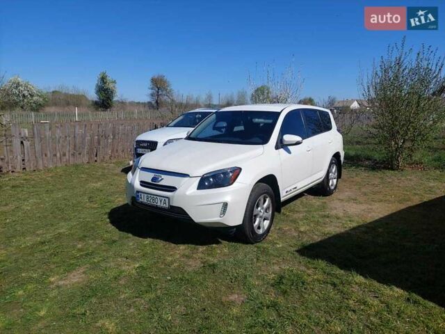 Білий Тойота RAV4 EV, об'ємом двигуна 0 л та пробігом 220 тис. км за 11500 $, фото 4 на Automoto.ua