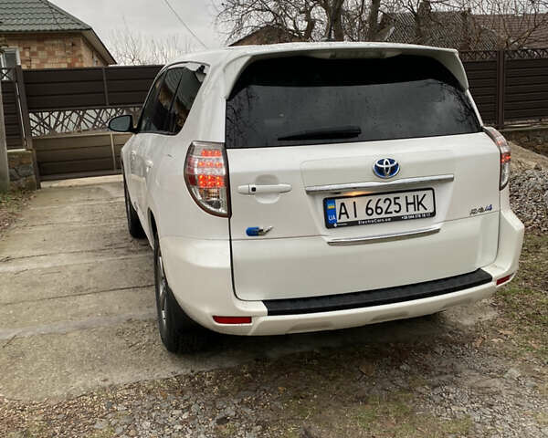 Білий Тойота RAV4 EV, об'ємом двигуна 0 л та пробігом 151 тис. км за 13000 $, фото 2 на Automoto.ua