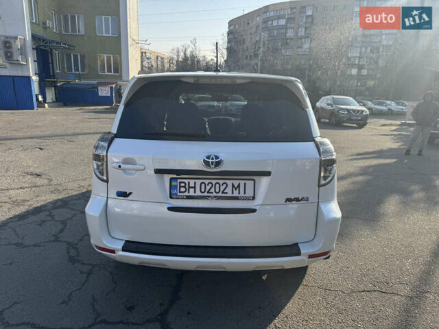 Білий Тойота RAV4 EV, об'ємом двигуна 0 л та пробігом 183 тис. км за 12000 $, фото 5 на Automoto.ua