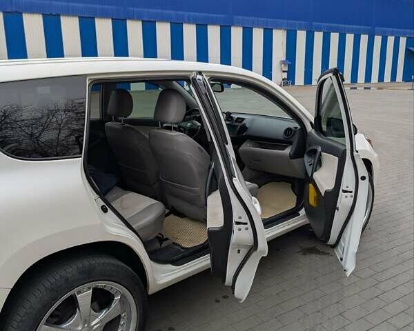 Тойота RAV4 EV 2014 в Одессе на Automoto.ua Белый Тойота RAV4 EV, объемом двигателя 0 л и пробегом 130 тыс. км за 13150 $, фото 4 на Automoto.ua