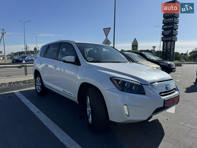 Білий Тойота RAV4 EV, об'ємом двигуна 0 л та пробігом 102 тис. км за 10200 $, фото 3 на Automoto.ua