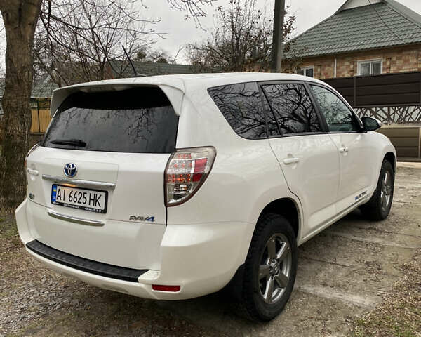 Білий Тойота RAV4 EV, об'ємом двигуна 0 л та пробігом 151 тис. км за 13000 $, фото 3 на Automoto.ua