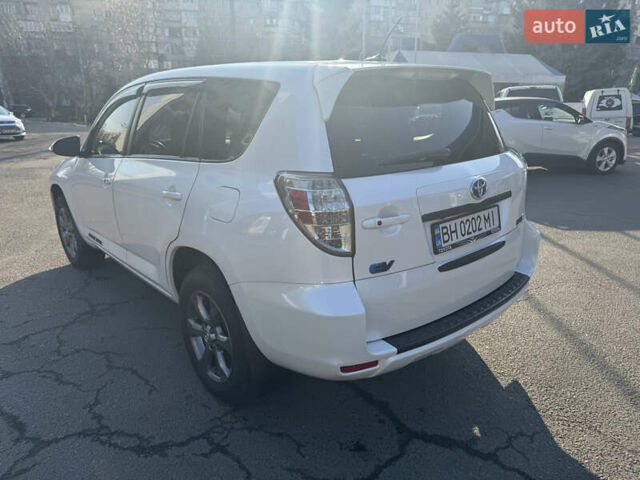 Білий Тойота RAV4 EV, об'ємом двигуна 0 л та пробігом 183 тис. км за 12000 $, фото 6 на Automoto.ua