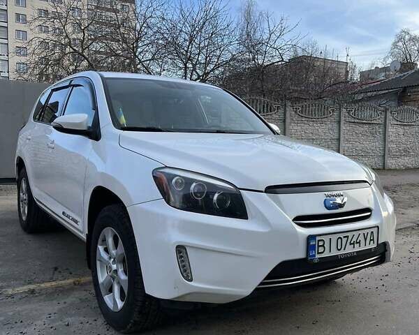 Тойота RAV4 EV, объемом двигателя 0 л и пробегом 154 тыс. км за 13450 $, фото 6 на Automoto.ua