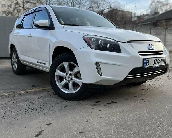 Тойота RAV4 EV, объемом двигателя 0 л и пробегом 154 тыс. км за 13450 $, фото 7 на Automoto.ua