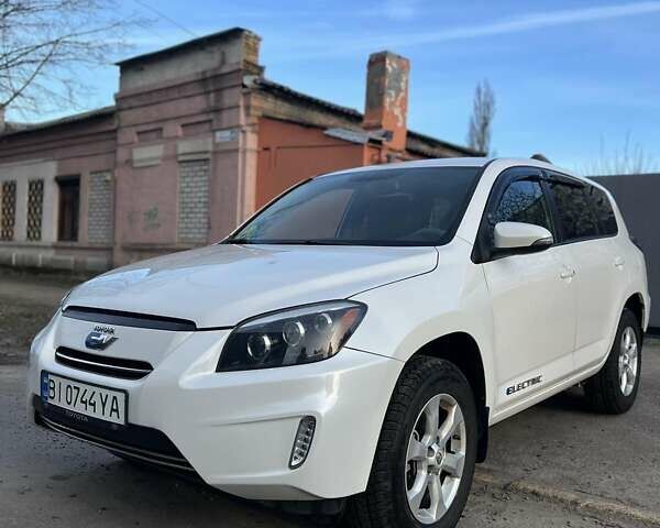 Тойота RAV4 EV, объемом двигателя 0 л и пробегом 154 тыс. км за 13450 $, фото 4 на Automoto.ua