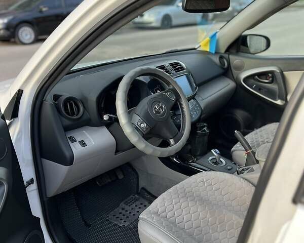 Тойота RAV4 EV, об'ємом двигуна 0 л та пробігом 154 тис. км за 13450 $, фото 13 на Automoto.ua