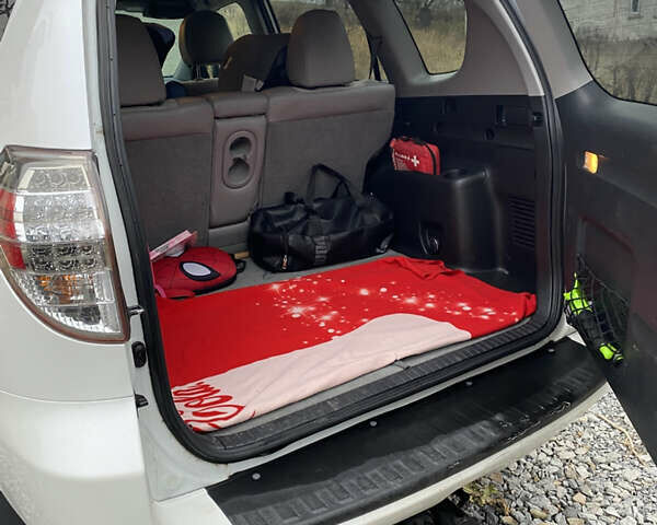 Тойота RAV4 EV, объемом двигателя 0 л и пробегом 148 тыс. км за 11000 $, фото 4 на Automoto.ua