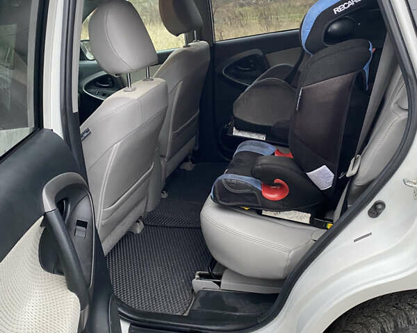 Тойота RAV4 EV, объемом двигателя 0 л и пробегом 148 тыс. км за 11000 $, фото 3 на Automoto.ua