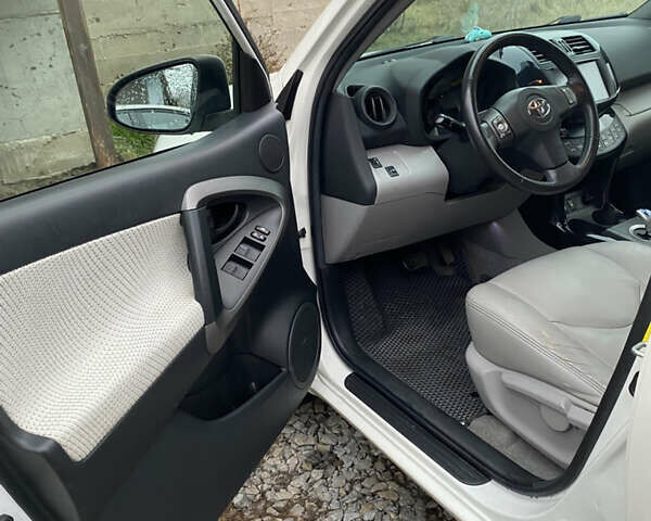 Тойота RAV4 EV, объемом двигателя 0 л и пробегом 148 тыс. км за 11000 $, фото 2 на Automoto.ua