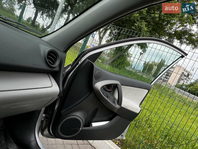 Тойота RAV4 EV, об'ємом двигуна 0 л та пробігом 172 тис. км за 7800 $, фото 17 на Automoto.ua