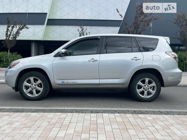 Тойота RAV4 EV, объемом двигателя 0 л и пробегом 93 тыс. км за 15090 $, фото 3 на Automoto.ua