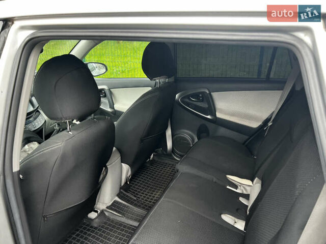 Тойота RAV4 EV, об'ємом двигуна 0 л та пробігом 172 тис. км за 7800 $, фото 9 на Automoto.ua