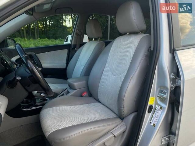 Серый Тойота RAV4 EV, объемом двигателя 0 л и пробегом 210 тыс. км за 10490 $, фото 20 на Automoto.ua