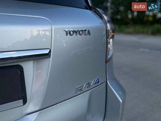 Сірий Тойота RAV4 EV, об'ємом двигуна 0 л та пробігом 210 тис. км за 11500 $, фото 12 на Automoto.ua