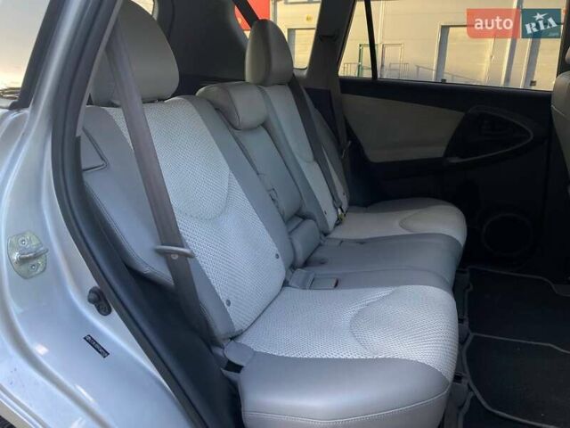 Сірий Тойота RAV4 EV, об'ємом двигуна 0 л та пробігом 210 тис. км за 11500 $, фото 23 на Automoto.ua