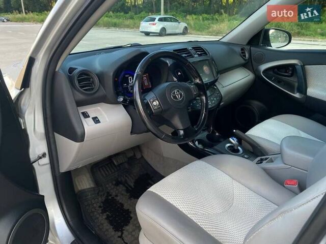 Сірий Тойота RAV4 EV, об'ємом двигуна 0 л та пробігом 210 тис. км за 11500 $, фото 19 на Automoto.ua